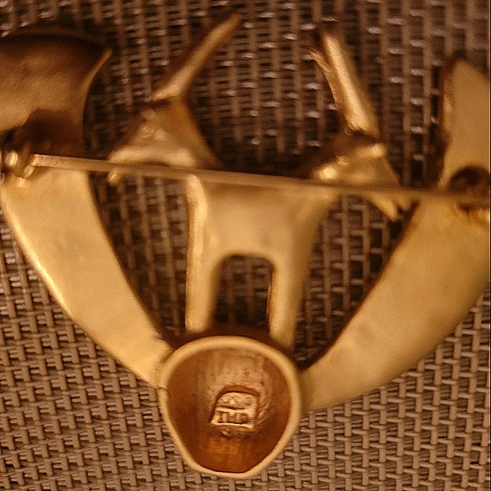 Abstract Two-headed Antelope /Impala Brooch Gold-Toned - Picture 2 of 3